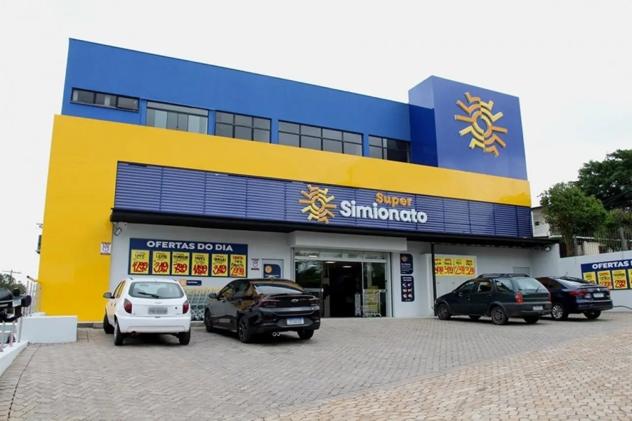 Projeto de reforma sofisticado do Super Simionato 